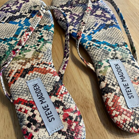 Steve Madden Flip Flops Sandals, Multi Color Snakeskin, Tay Tay, Size 8, NEW! - Picture 2 of 5